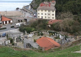 Vista general del viejo cementerio de Amillaga.