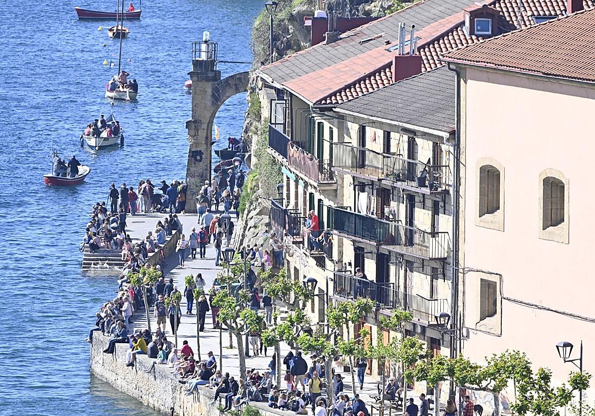 Pasaia, con la mirada puesta en el mar