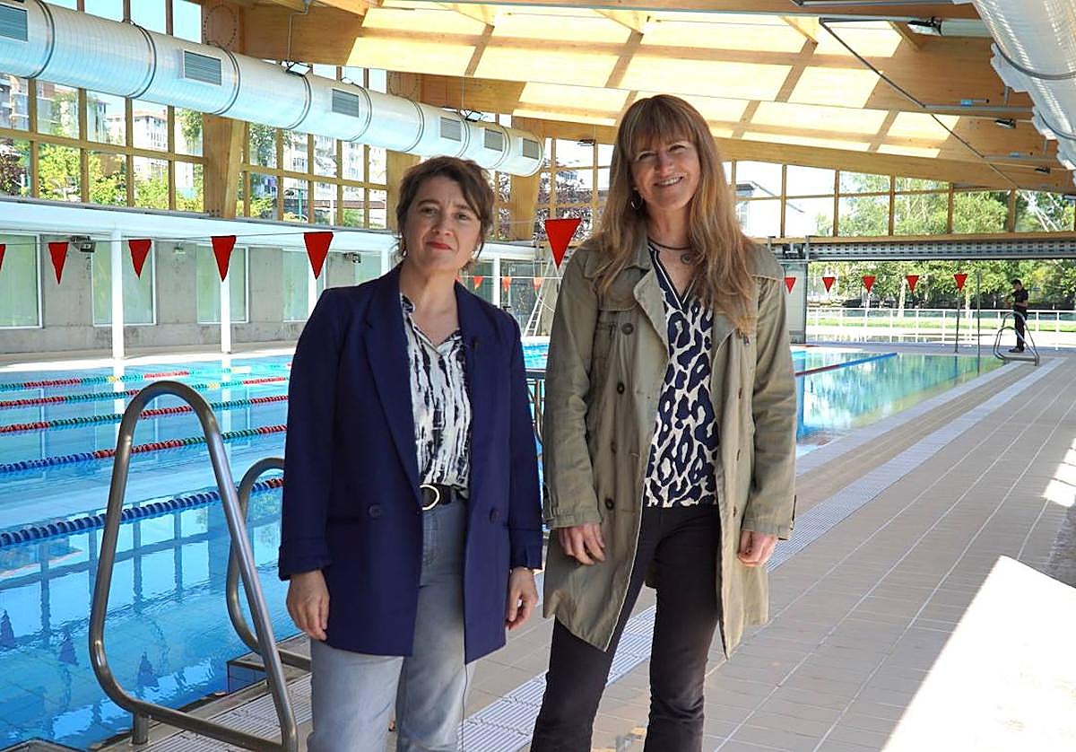 Aizpea Otaegi, alcaldesa, y Leire Mazizior, concejala de Deportes.
