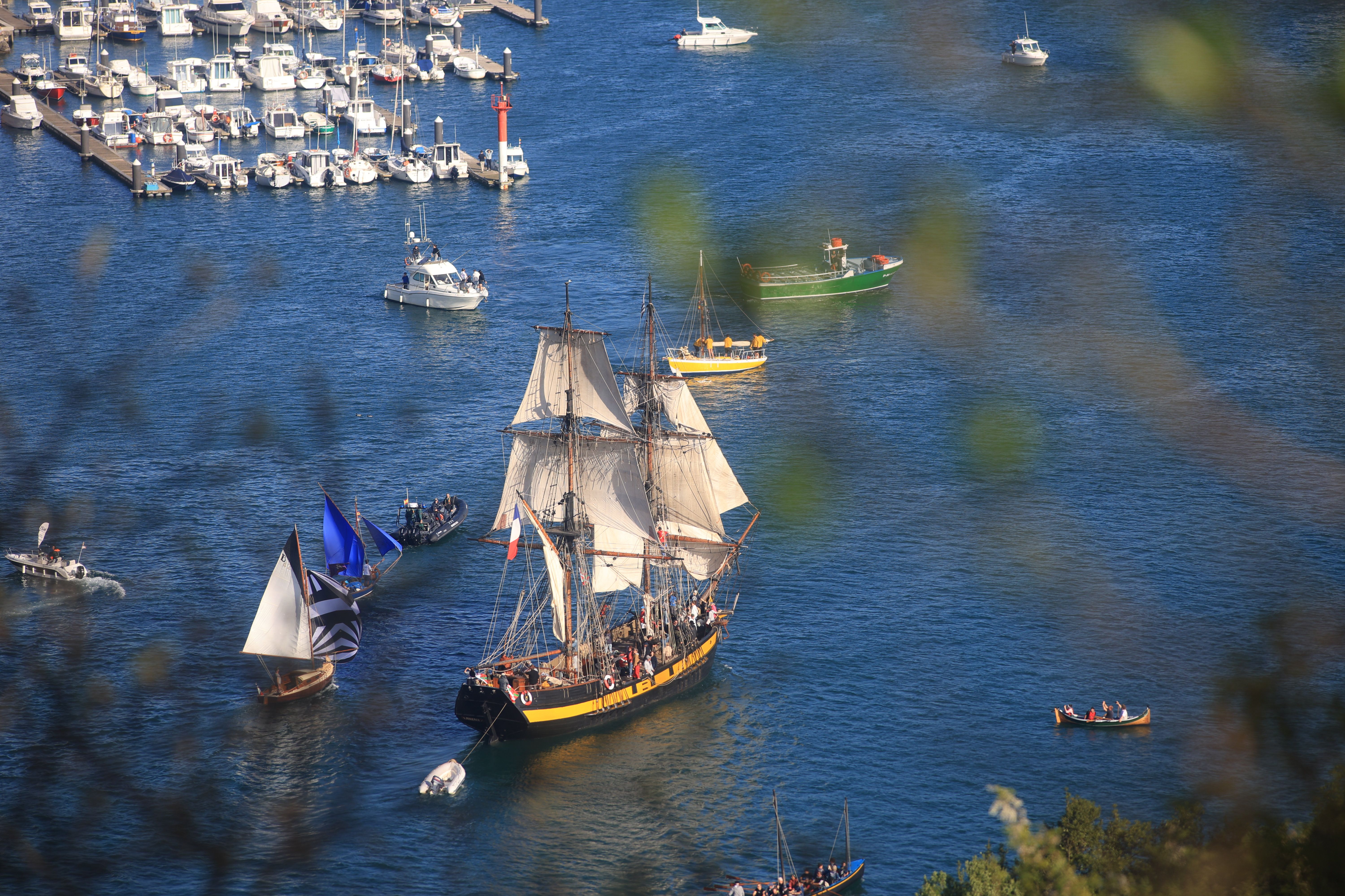 Las mejores imágenes de la entrada de los barcos en la bahía