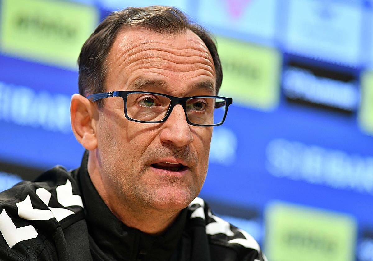 Joseba Etxeberria en rueda de prensa.