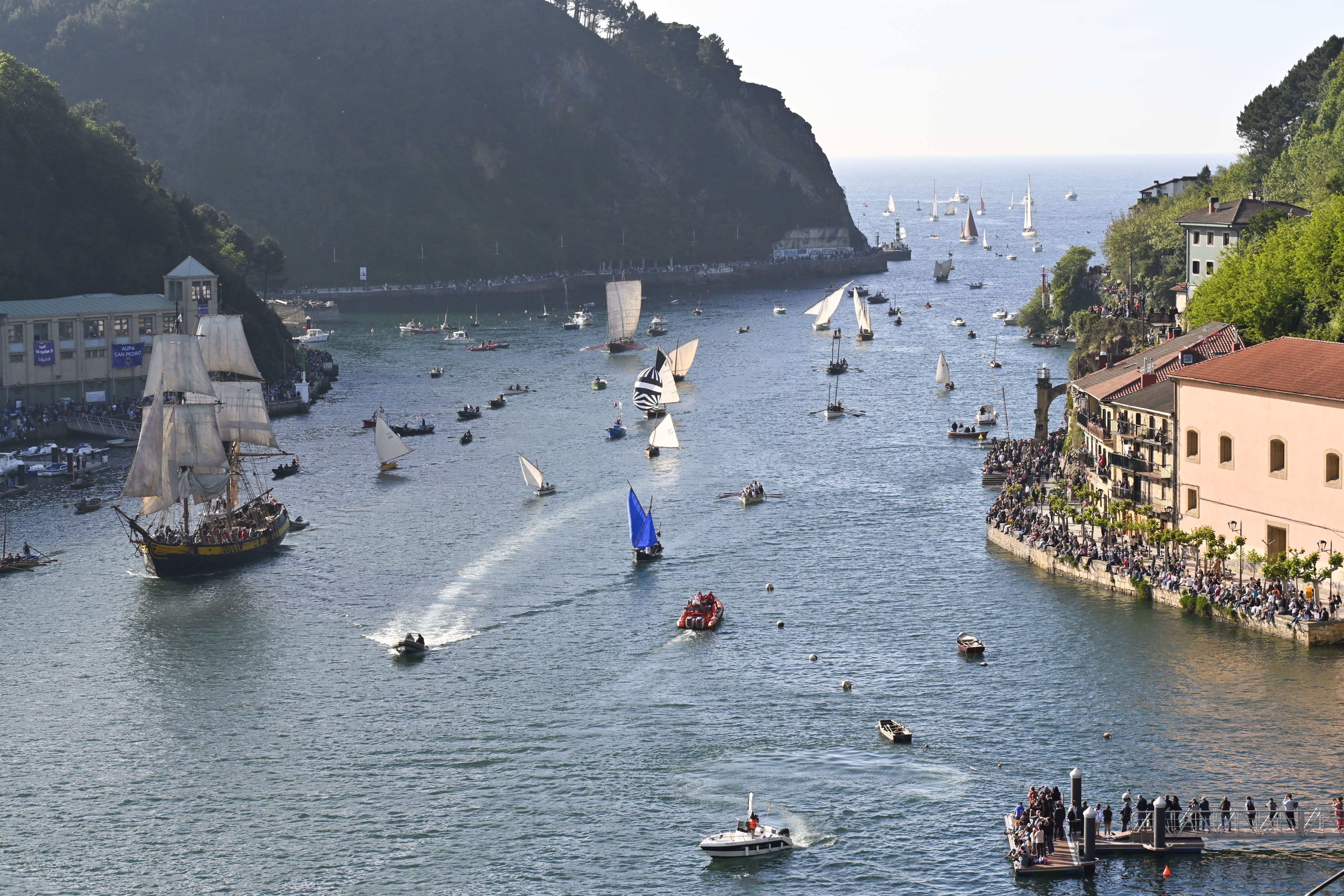 Las mejores imágenes de la entrada de los barcos en la bahía
