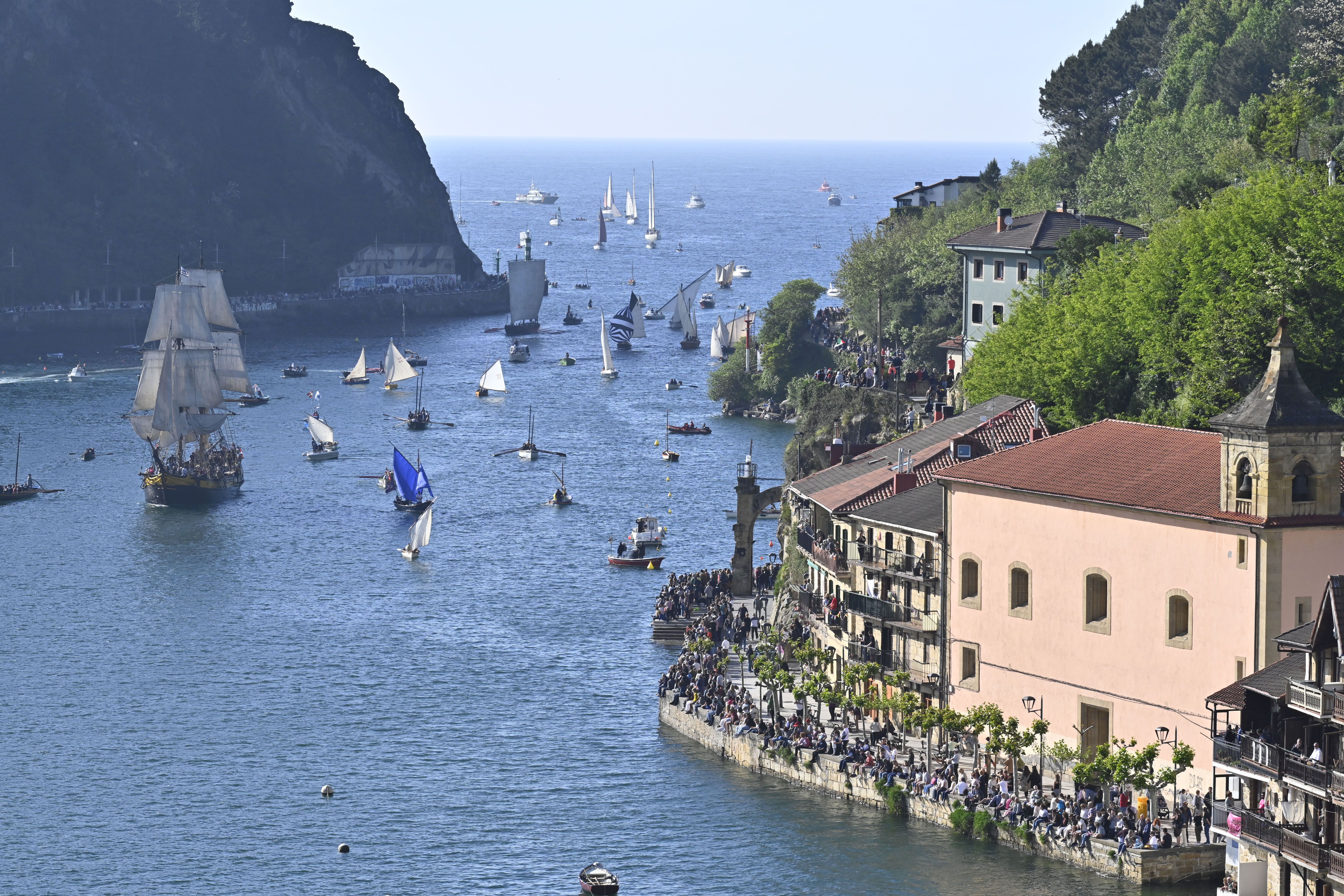 Las mejores imágenes de la entrada de los barcos en la bahía