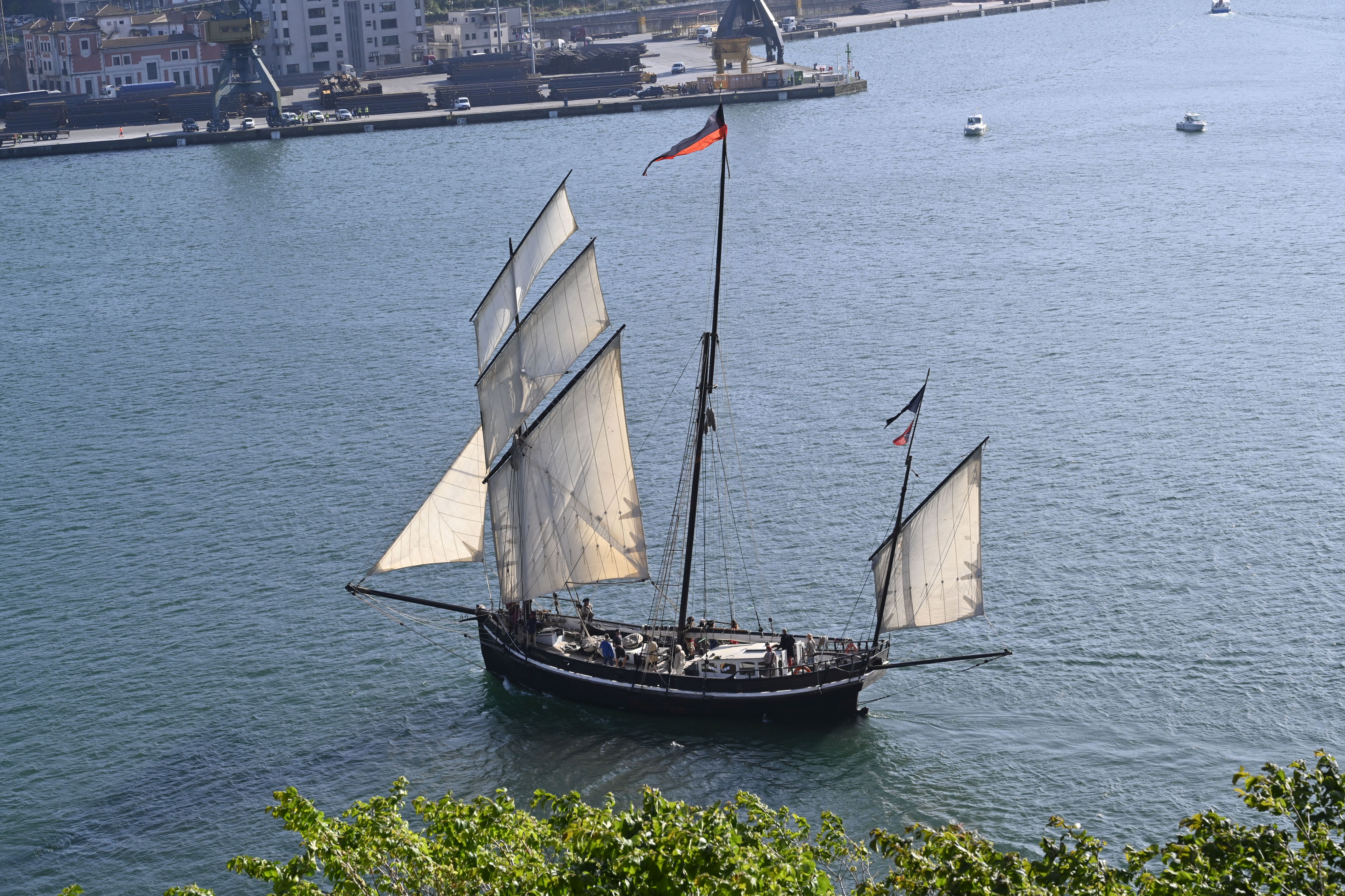 Las mejores imágenes de la entrada de los barcos en la bahía