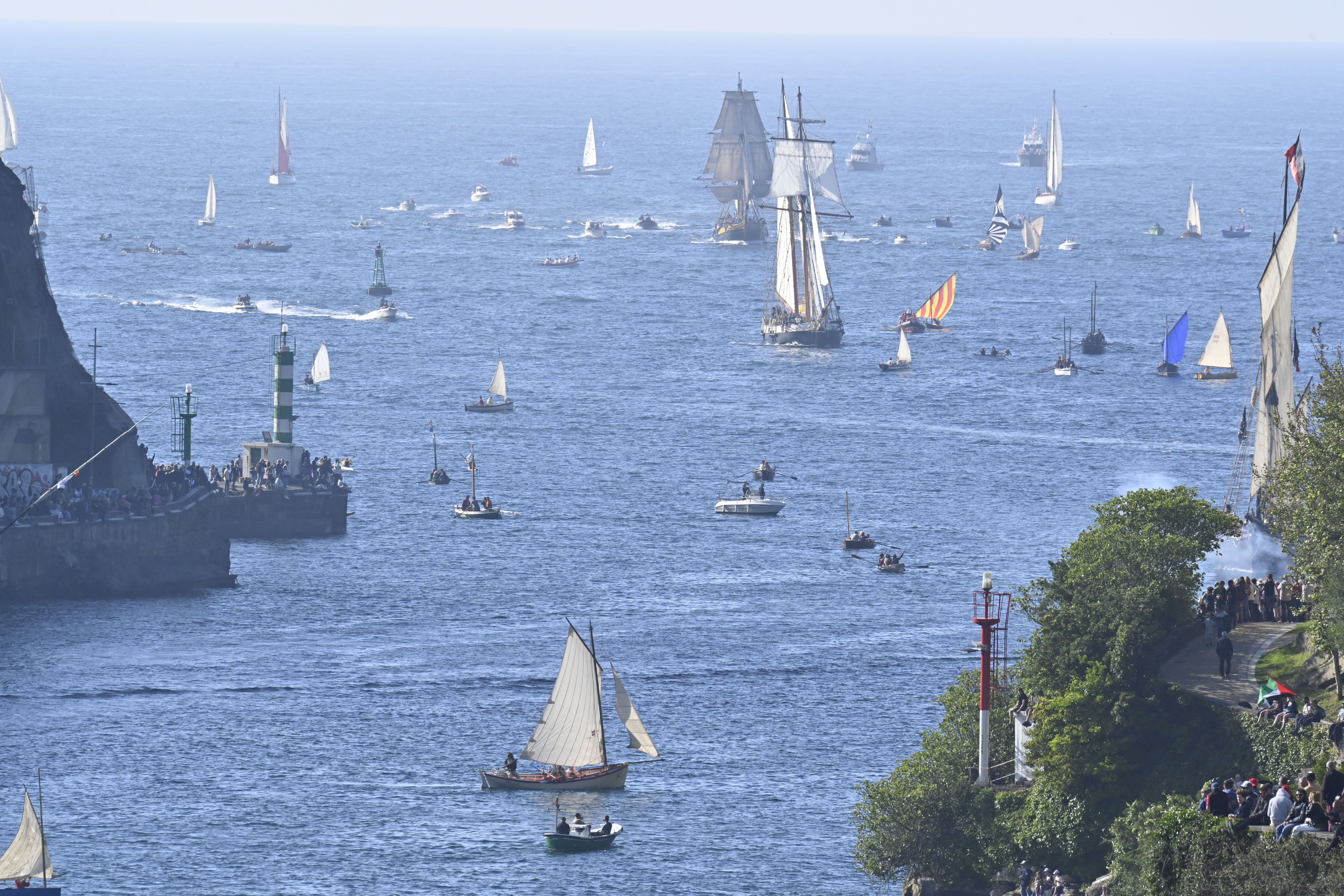 Las mejores imágenes de la entrada de los barcos en la bahía