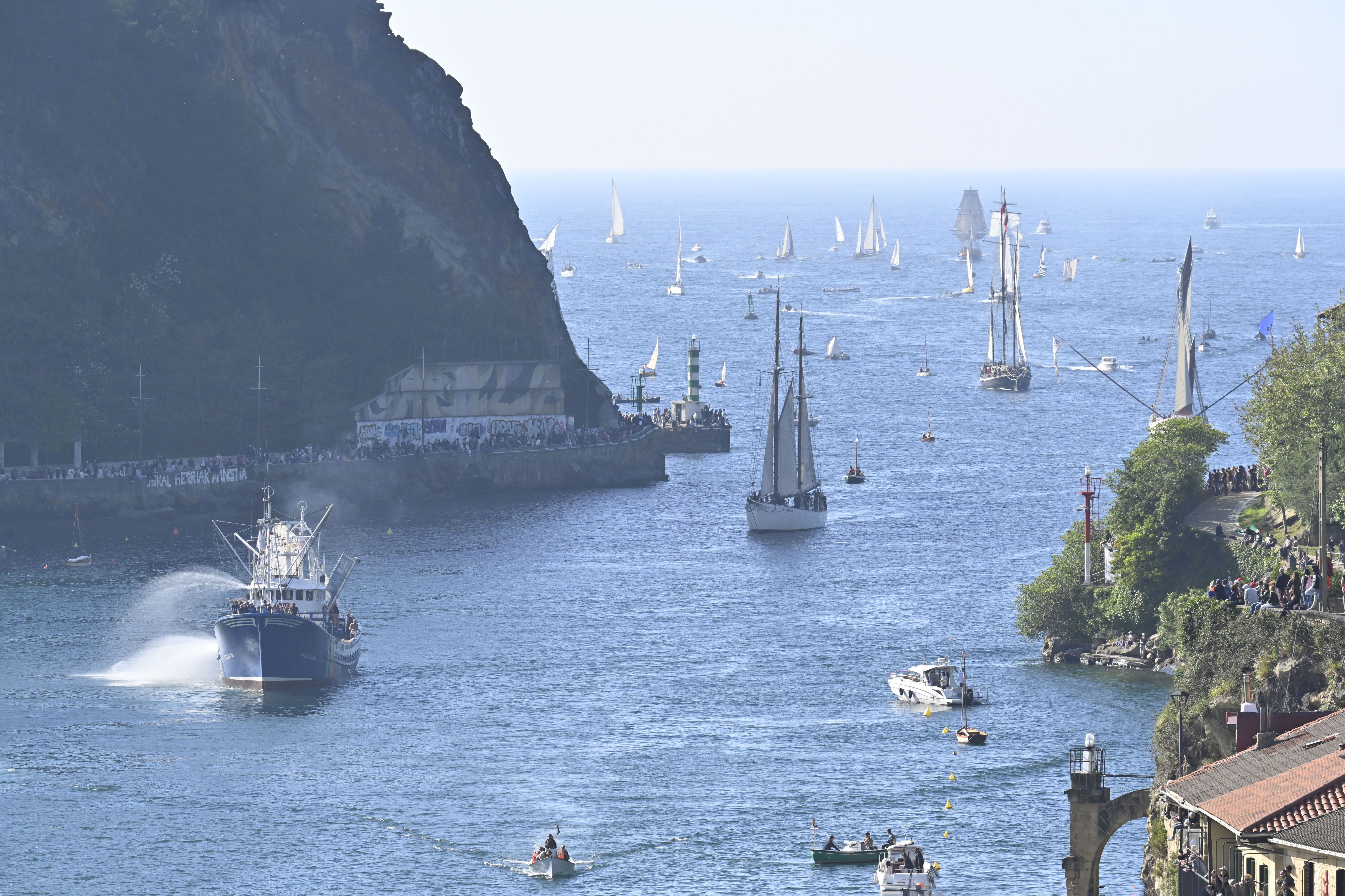 Las mejores imágenes de la entrada de los barcos en la bahía