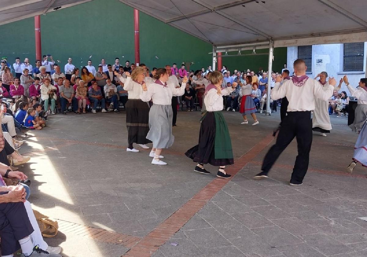 Azintzio egun ederra Legorretan