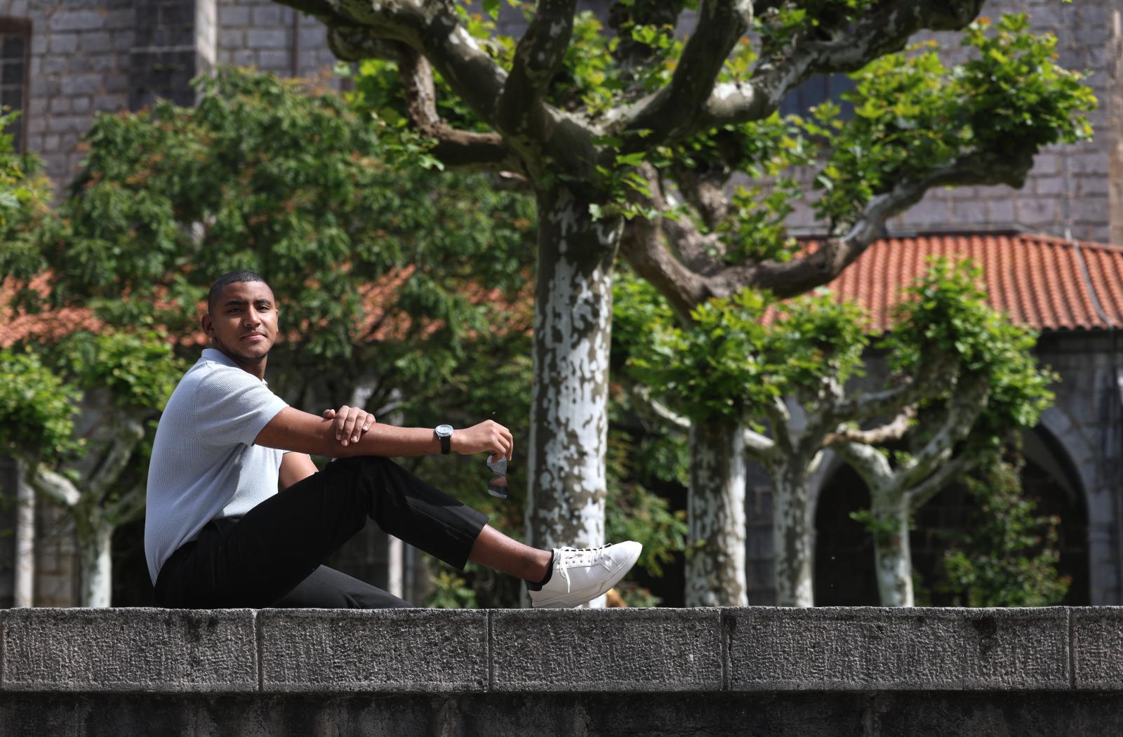 «Fui a Granada de viaje con mis padres y en Donostia me esperaba mi primo»