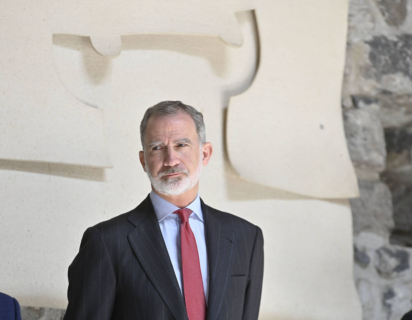 La visita del rey Felipe VI a Chillida Leku, en imágenes