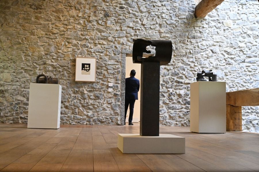 El Caserío Zabalaga recorre los años 80 de Chillida