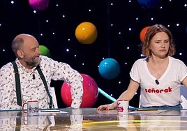 Aitziber Garmendia, en 'Ilustres Ignorantes' junto a Javier Cansado.