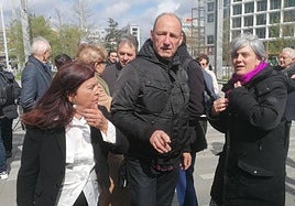 El Tribunal Correccional de París declara culpables a Etcheverry y Molle, pero les exonera de la pena