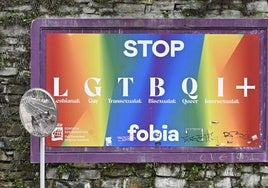 Cartel colocado en el cerro de San Bartolomé, en San Sebastián.