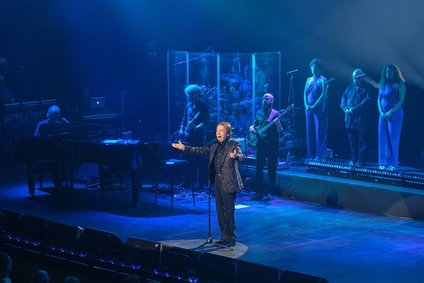 Las mejores fotos del concierto de Raphael