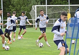 André Silva y Barrenetxea aparecen en el entrenamiento en Zubieta.