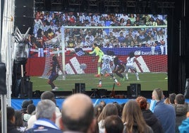 Gran ambiente en la fan zone de Sagüés