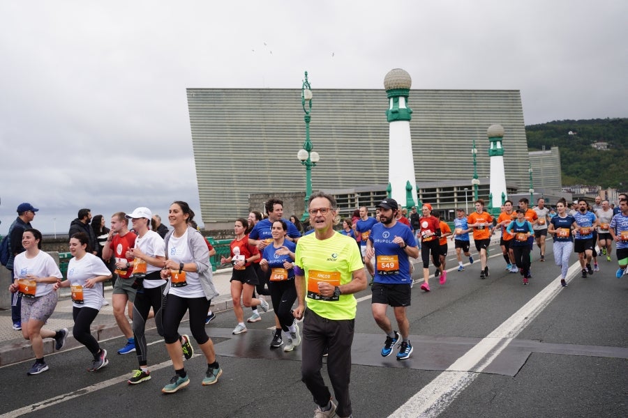 Las imágenes de la Carrera de Empresas a su paso por el Kursaal