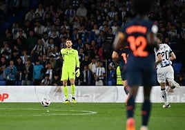Alex Remiro en el partido de la Real Sociedad ante el Valencia en el Reale Arena.