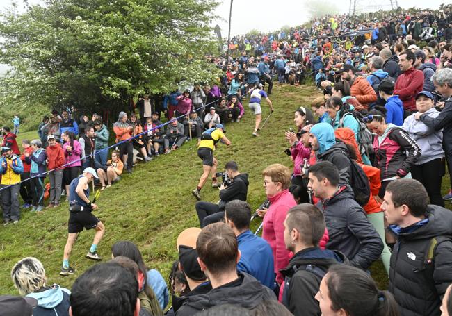 Mucho público se acercó a presenciar la carrera.