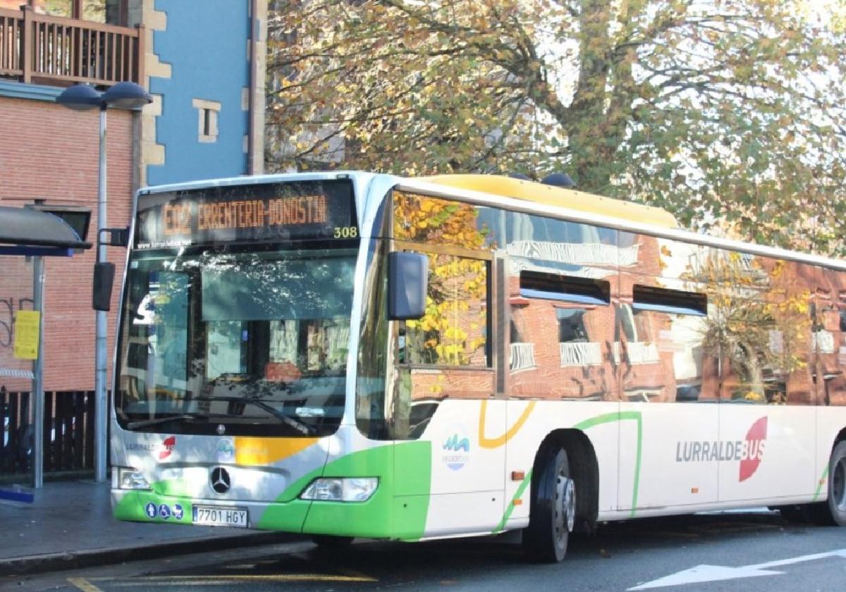 Lurraldebuseko lineek aldaketak izango dituzte geltokietan gaur goizetik.