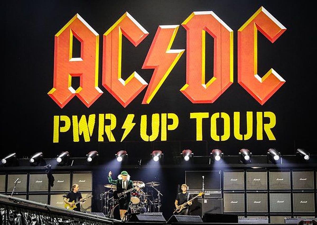 Imagen secundaria 1 - AC/DC brinda cañonazos y decibelios en La Cartuja
