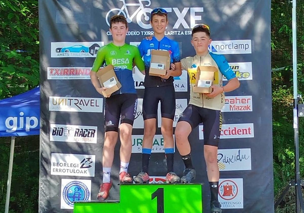 Garaizabal, en el segundo cajón del podio de Oiartzun.