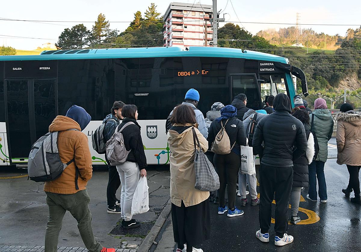 La Diputación estudia implantar nuevas líneas de Lurraldebus en el Goierri.