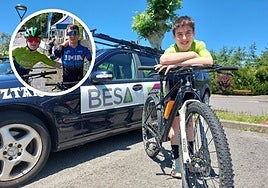 Danel Garaizabal posa con su bicicleta de montaña y el maillot del equipo Besa-Caja Laboral en una zona verde situada en el exterior de las instalaciones deportivas de Mintxeta, en Elgoibar.