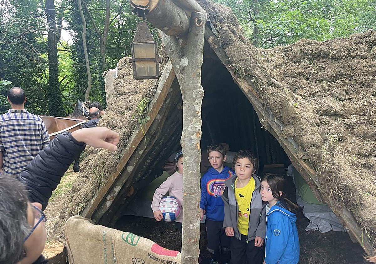 Imagen principal - De la txondorra al ascenso, al son del Corpus