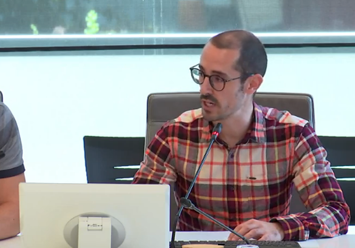 Gorka Vidal, durante su intervención en la ponencia sobre la reforma fiscal en las Juntas de Gipuzkoa.