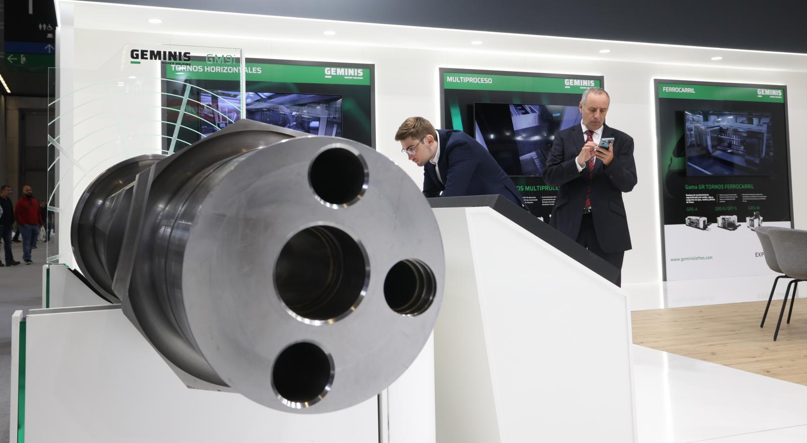 Máquina-herramienta de una empresa guipuzcoana en la Bienal que se celebra estos días en el BEC.