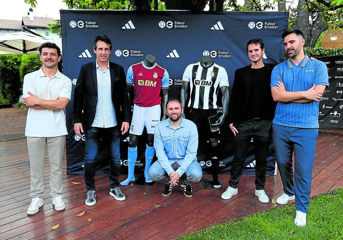 La segunda equipación que evoca a la del Aston Villa; la primera es un guiño a una vestimenta histórica que el club utilizó, por ejemplo, cuando ganó la Copa en 1918. Los nuevos uniformes fueron presentados por Unai e Igor Emery y representantes de Adidas, la firma que vestirá al club.