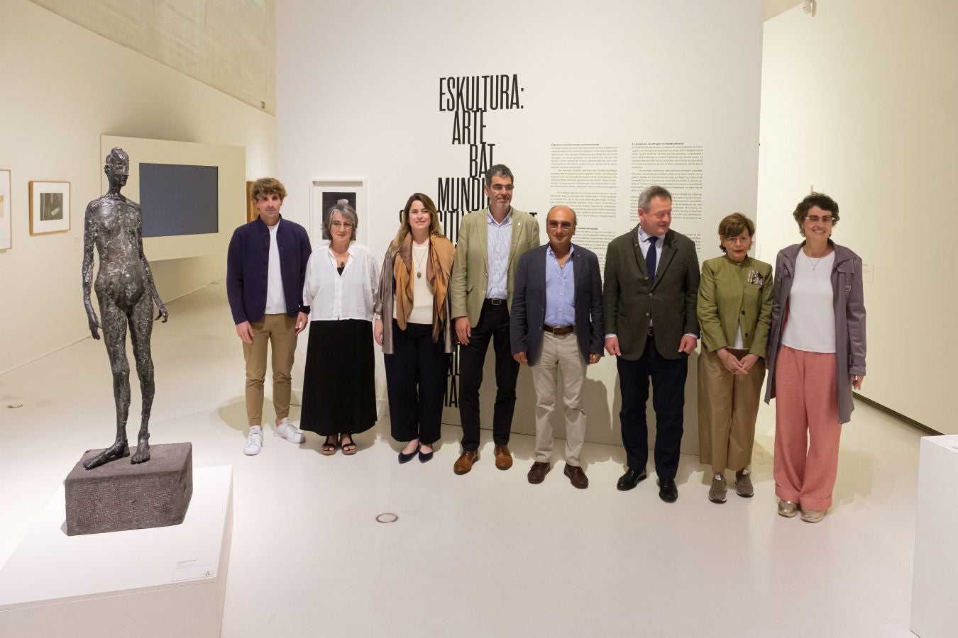 Una colección con obras de Chillida, Miró, Picasso y Balenciaga