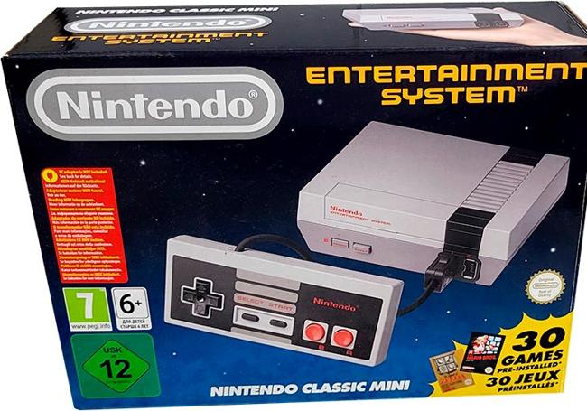 En 2017 Nintendo sacó al mercado la 'classic mini', una versión de la consola de 8bit de 1987 que cabe en la palma de una mano y lleva incorporados los 30 juegos más clásicos de la marca. Se agotaron en pocas horas en todas las tiendas.