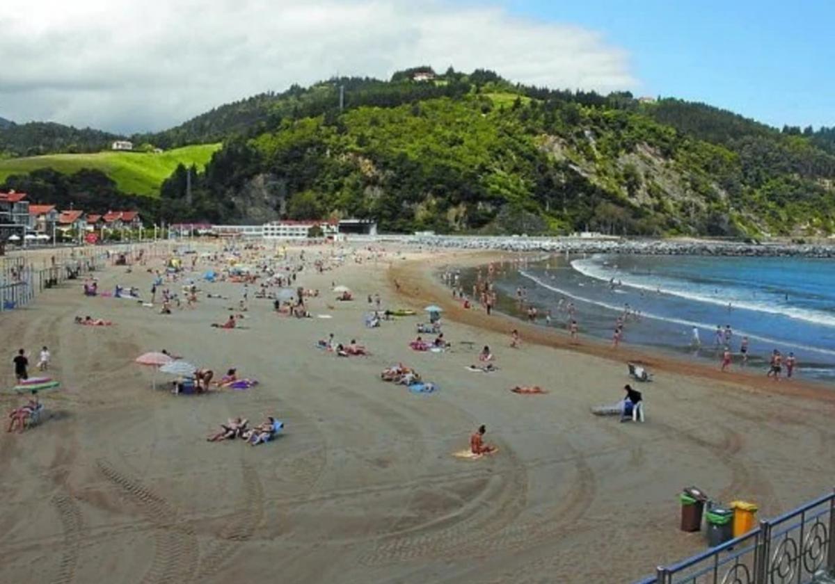 El 3 de julio realizarán una salida a Deba para practicar surf.