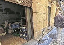 Los 56 almacenes de la Parte Vieja han sido inspeccionados por la Guardia Municipal en los últimos meses.