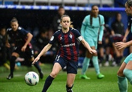 Arene Altonaga durante el partido contra el Barça en Ipurua.