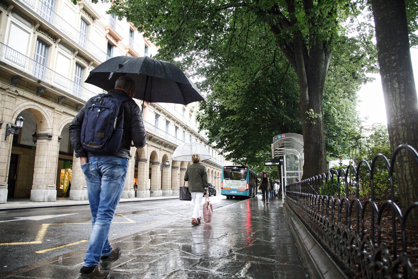 Miércoles lluvioso antes de un jueves veraniego en Donostia