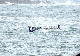 La trainera de Arraun Lagunak en el Campeonato de Euskadi del pasado domingo en Donostia.