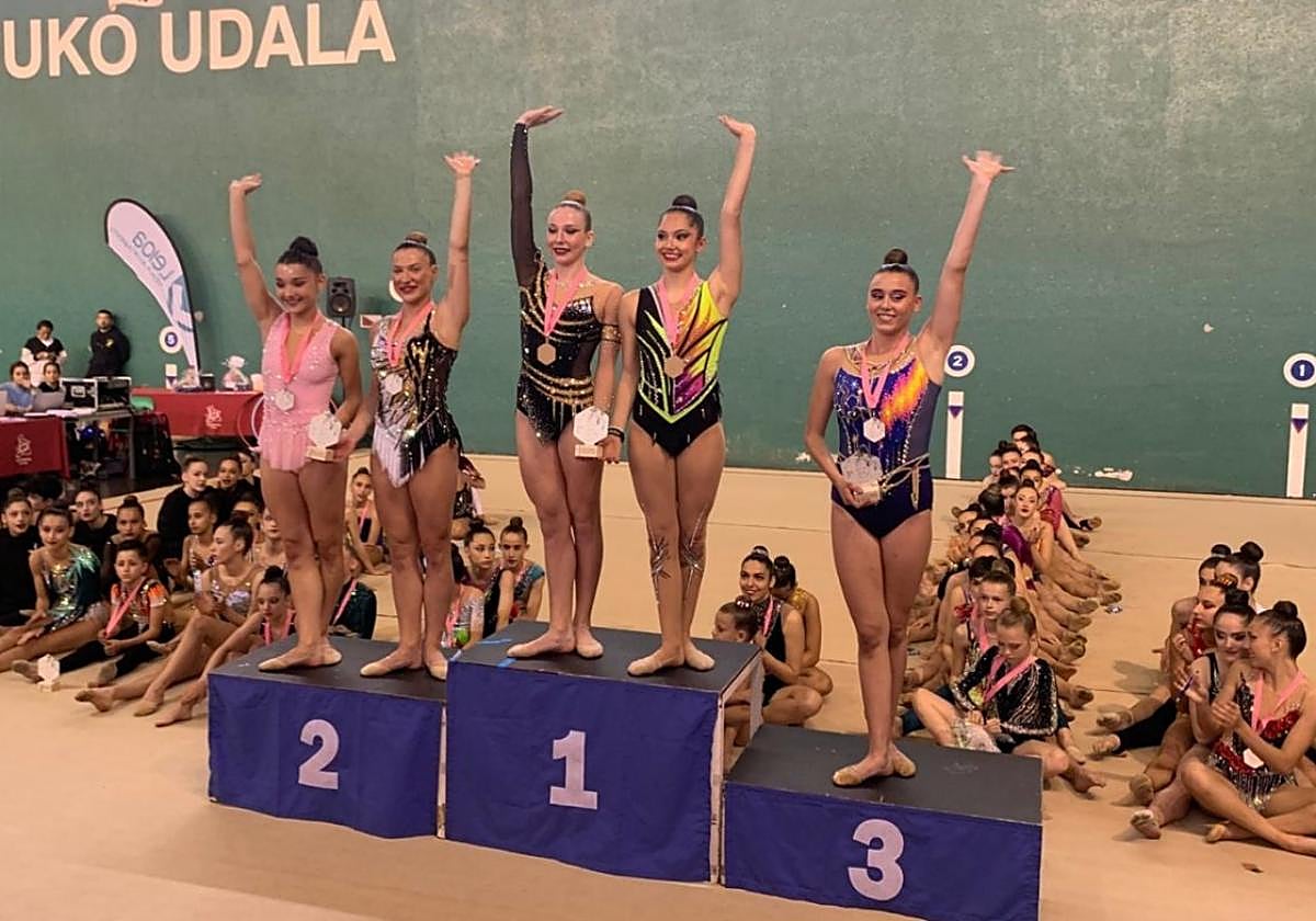 Naia Arrazua y Nahia Arguiz finalizaron en segundo lugar por equipos en el Torneo Ayuntamiento de Leioa.