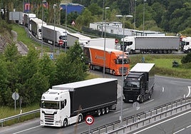 Atascos de camiones en Gipuzkoa el pasado día 4.