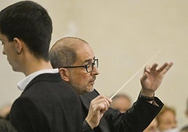 Enrique Azurza será el director del especial concierto de este domingo en la parroquia Santa María.