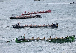 Hondarribia, Urdaibai, Pedreña y San Juan en una de las tanda en La Concha.