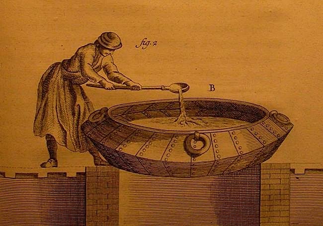 Purificación de saín sobre la cubierta de un ballenero vasco_ Trasvase de la grasa a las barricas (arriba) y extracción de las impurezas (abajo). Grabado del siglo XVIII.