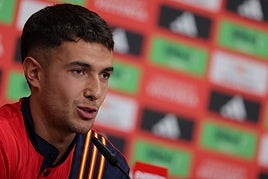 Zubimendi, en la rueda de prensa de este martes con la selección española.