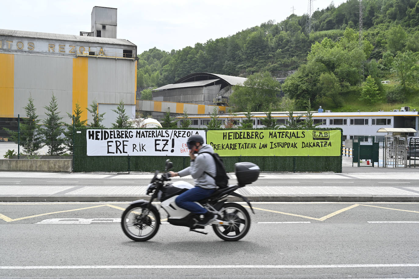El ERE de Cementos Rezola afecta a 56 trabajadores, más de la mitad de la plantilla