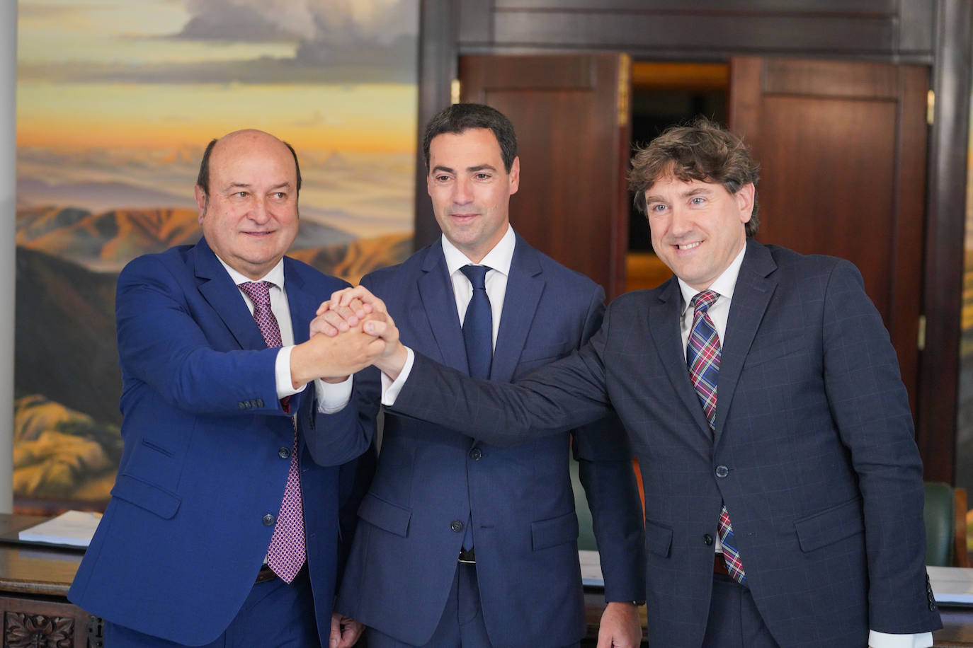 Las mil iniciativas del pacto de gobierno PNV-PSE: de las 2.000 plazas en Osakidetza, a transporte público gratis para algunos colectivos