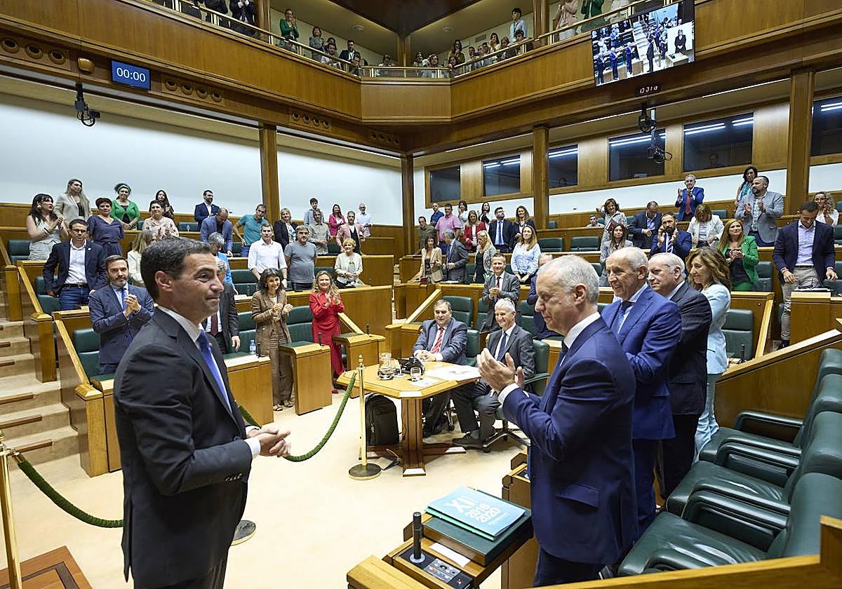 Imanol Pradales (PNV) ha sido investido hoy lehendakari por el Parlamento Vasco.