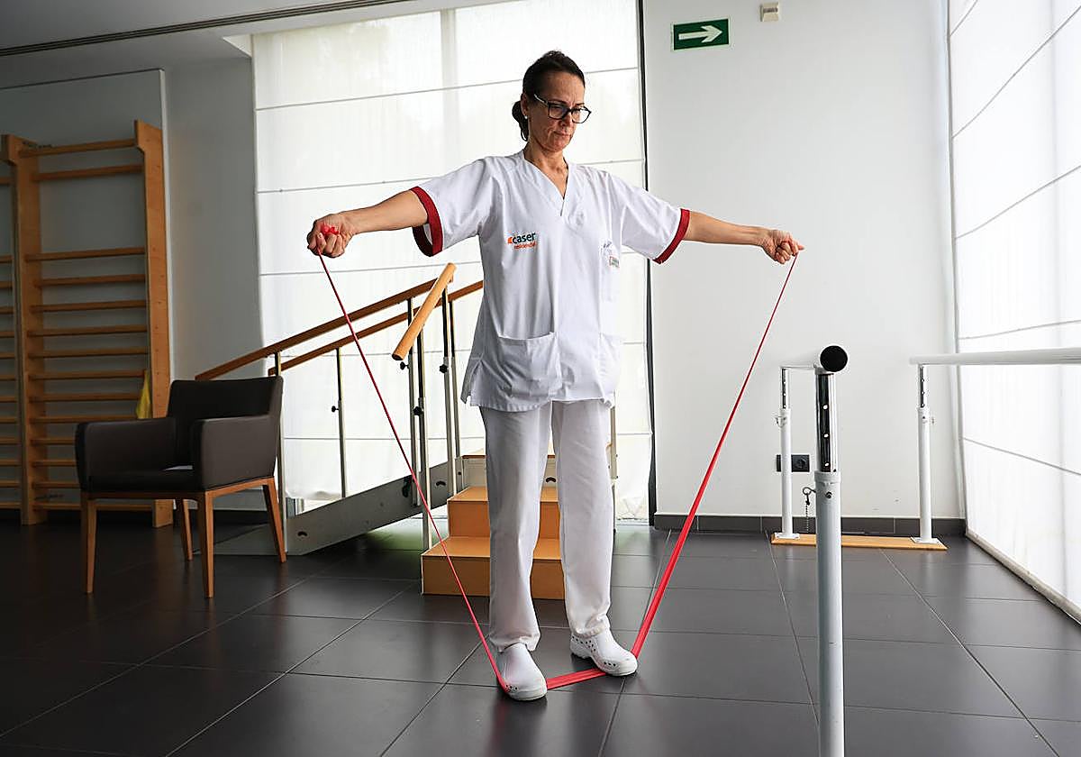 La cuidadora Maite Martín, en la clínica de Hondarribia.