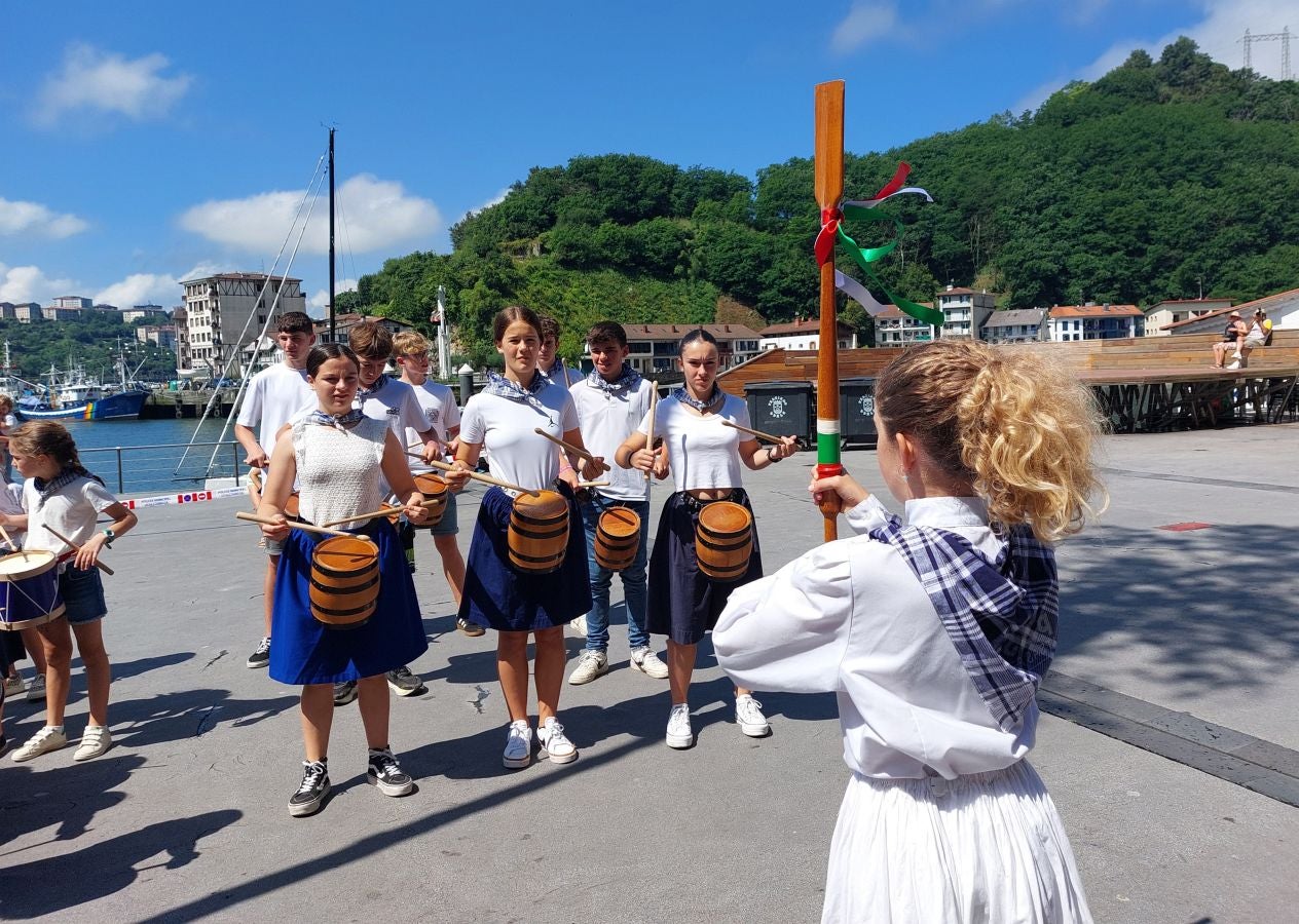 Tamborrada infantil y picoteo para celebrar San Juan